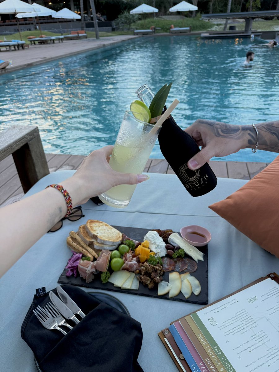 No matter what, never stop living the only "one" life you've got.

Happy saturday Ninjas