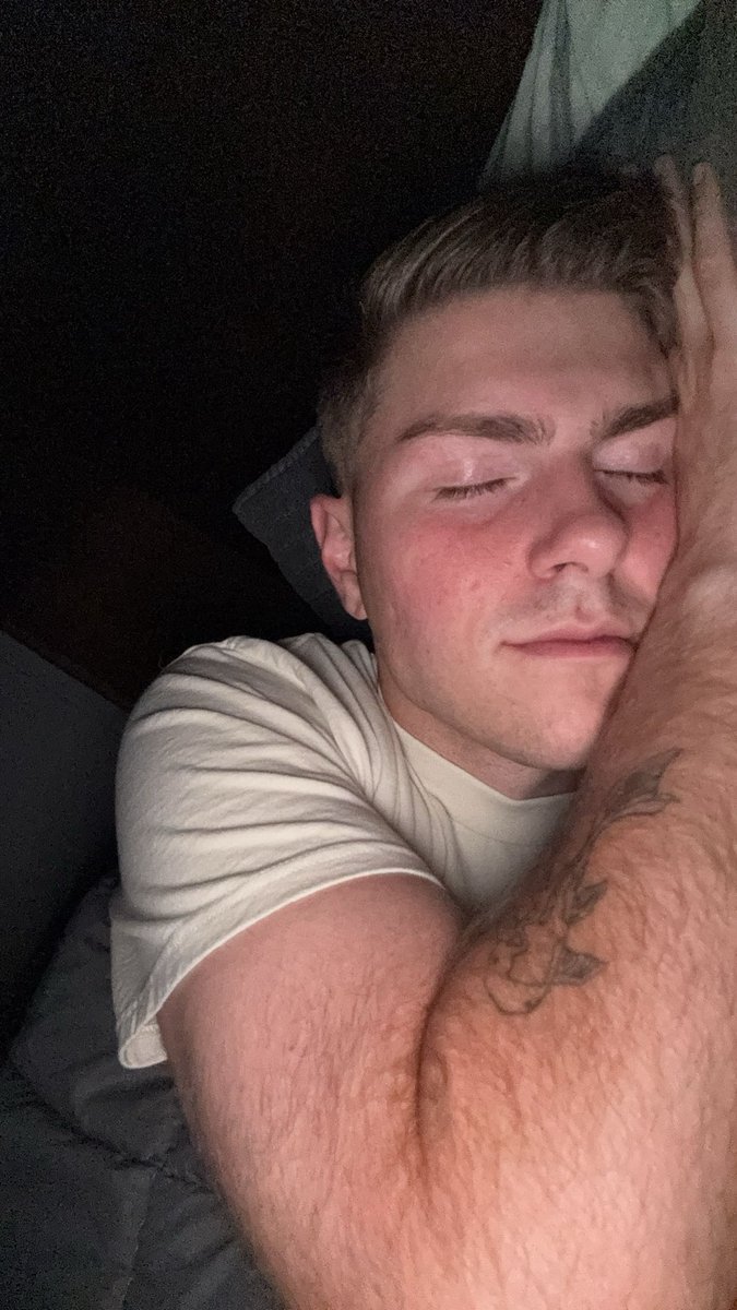 6โ2โ gas station boner pill ๐ tweet media