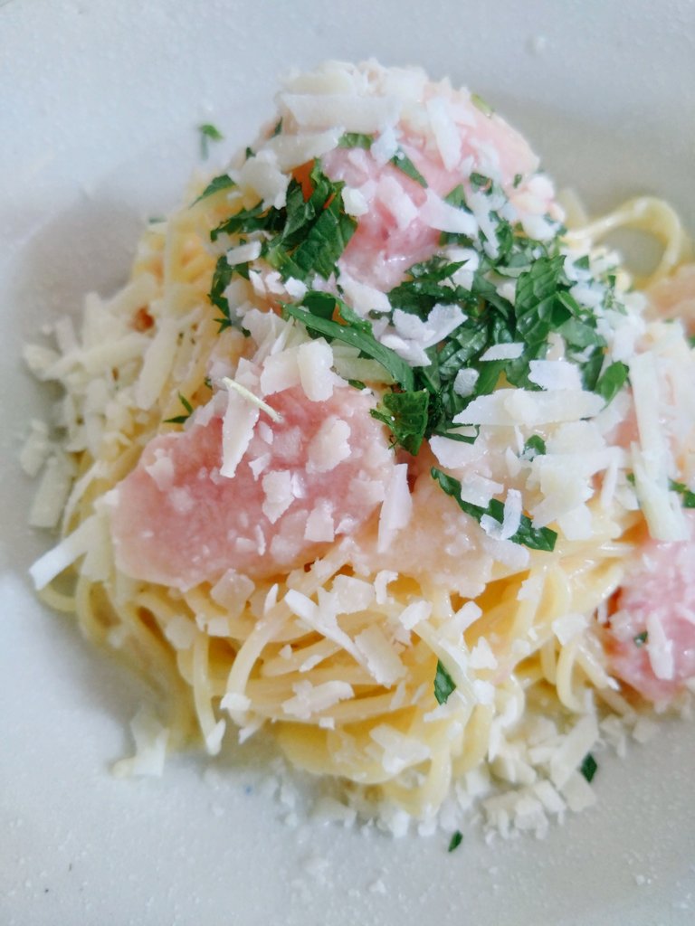 BuckedbytheStar's tweet image. Was never a cold pasta fan but this peach pasta was delicious! #Yum #SummerPasta