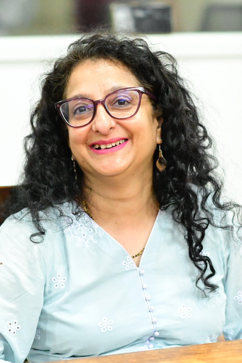 hyderabadibeats's tweet image. Curly hair products have been so good for my hair health. Hair is back to being what it was in childhood, and not having a mind of its own. I could write paeans on how happy I am now that the recalcitrant curls have toed the line and coiled up again. :) pun intended
#curls