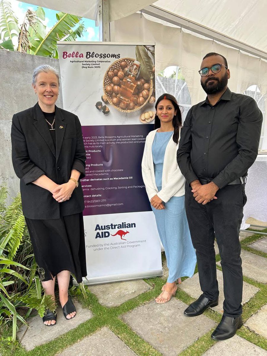AusHC_MU's tweet image. Indigenous to 🇦🇺, macadamias = SUPERFOOD and thru a #DirectAidProgram grant we’ve funded 🇲🇺’s 1st commercial macadamia processing unit. Support to Bella Blossoms Agricultural Marketing Coop is a win for local jobs, farmers’ incomes and value-added ag. #partnersintheindianocean