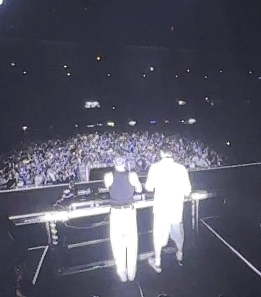kdejaynes13's tweet photo. @TheChainsmokers Thank you Drew and Alex for the BEST time in Springfield. So much love to you two. ❤️
(Also, whoever let Alex have the keyboard, thank you. It was the best.) https://t.co/AwyuC8BnjP