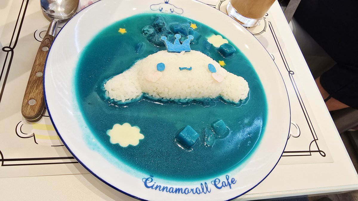 신주쿠와서 시나모롤 카페왔는데

오옼ㅋㅋㅋㅋㅋ