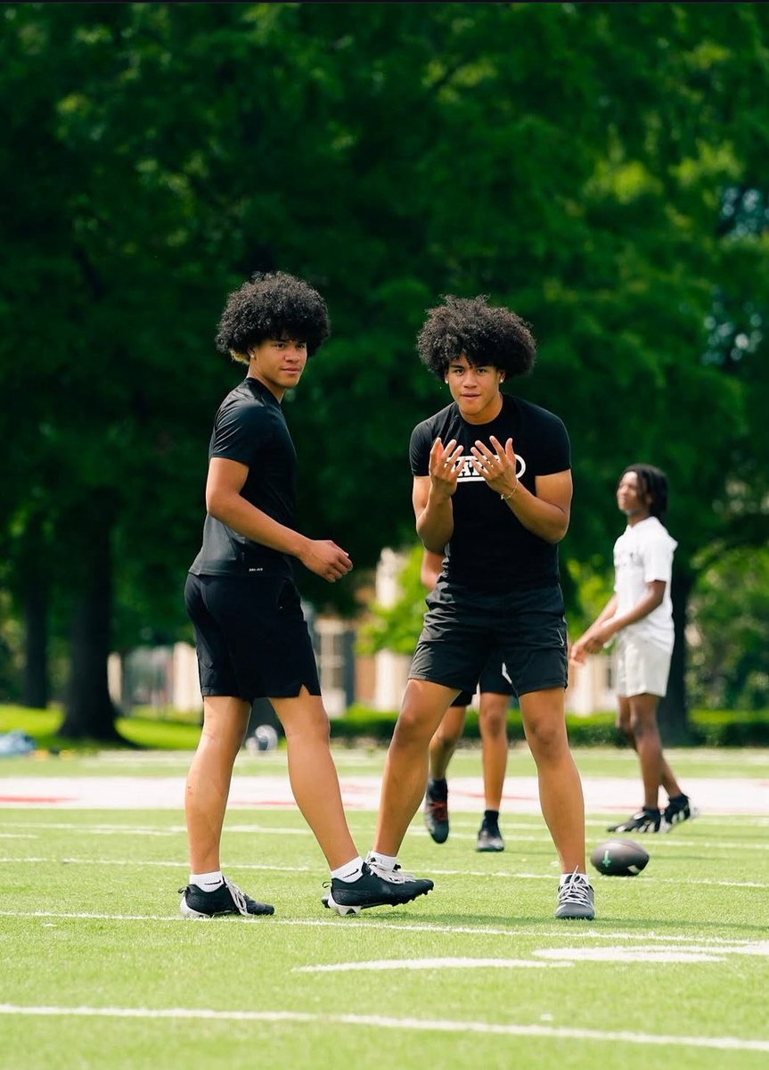 FB Recruting (@fbrecruting) on Twitter photo <a href="/LPKnightsFB/">Lone Peak Knight Football</a> star wide receivers <a href="/jaron_pula/">Jaron.pula</a> and <a href="/Kennanpula6/">Kennan pula</a> had 3 touchdowns combined in tonight’s game and they hardly played in the 4th quarter. This was done with the backup QB as well. Big season ahead for the knights!
Lone Peak 49 - 14 Crimson Cliffs
<a href="/SlingintheP/">Slingin’ the Pill Media™️</a> <a href="/LPKnightsFB/">Lone Peak Knight Football</a> star wide receivers <a href="/jaron_pula/">Jaron.pula</a> and <a href="/Kennanpula6/">Kennan pula</a> had 3 touchdowns combined in tonight’s game and they hardly played in the 4th quarter. This was done with the backup QB as well. Big season ahead for the knights!
Lone Peak 49 - 14 Crimson Cliffs
<a href="/SlingintheP/">Slingin’ the Pill Media™️</a>