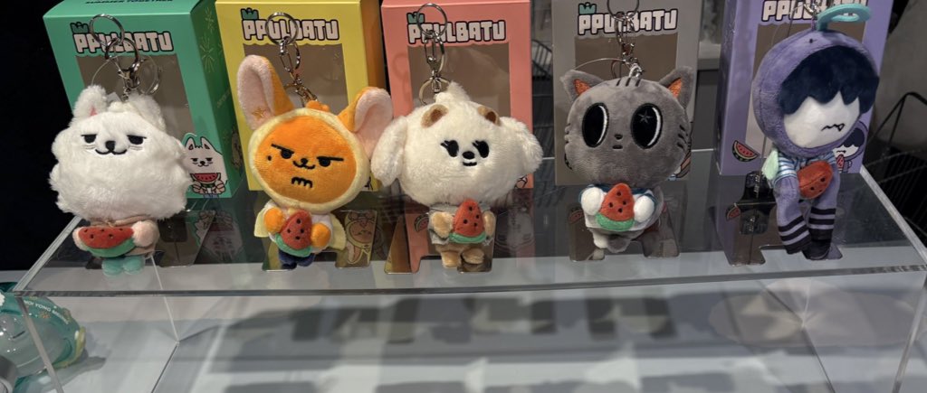 the PPULBATU watermelon keyrings!! 🥹 SO CUTEEE 😭🤏