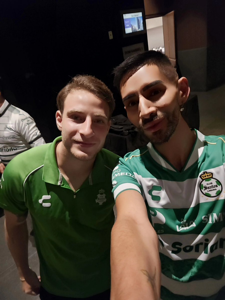 DramaQueenRemix's tweet photo. #Barticciotto y #Acevedo! Ellos siempre se la parten por el #SantosLaguna la verdad! 🖤 https://t.co/DtiNWKKKXy