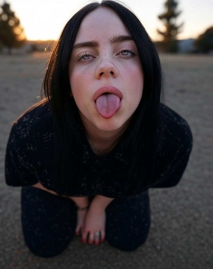 #BillieEilish