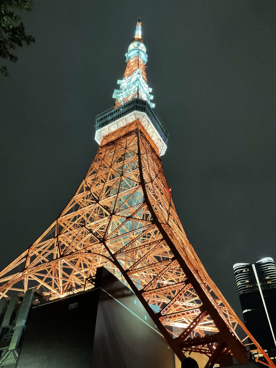 _Okitune's tweet photo. 岡山帰りました
昨日
・グラサイキッチン飯がめちゃ美味かった
・恐怖心展マジ良かった　心乱れまくった
・美味い天ぷら屋　なんか連れ2人にお茶2杯づつでてた
・1位以外酒を飲み続けるカラオケオール　勝った
・空港内で仮眠してたら岡山行きの飛行機乗り場変更になってて若干焦った

大満足やで https://t.co/uqycRYK2Sc