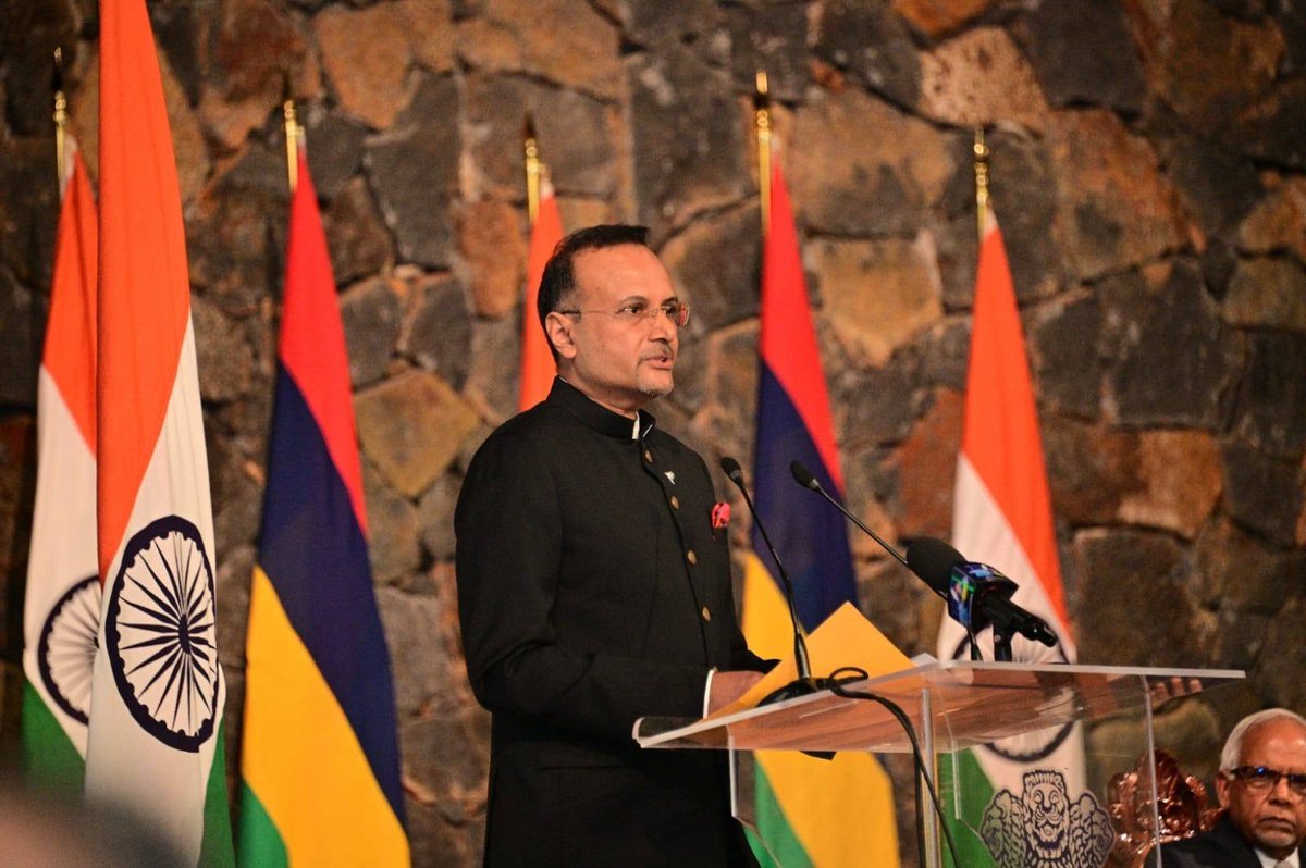 H.E. Dharambeer Gokhool tweet media