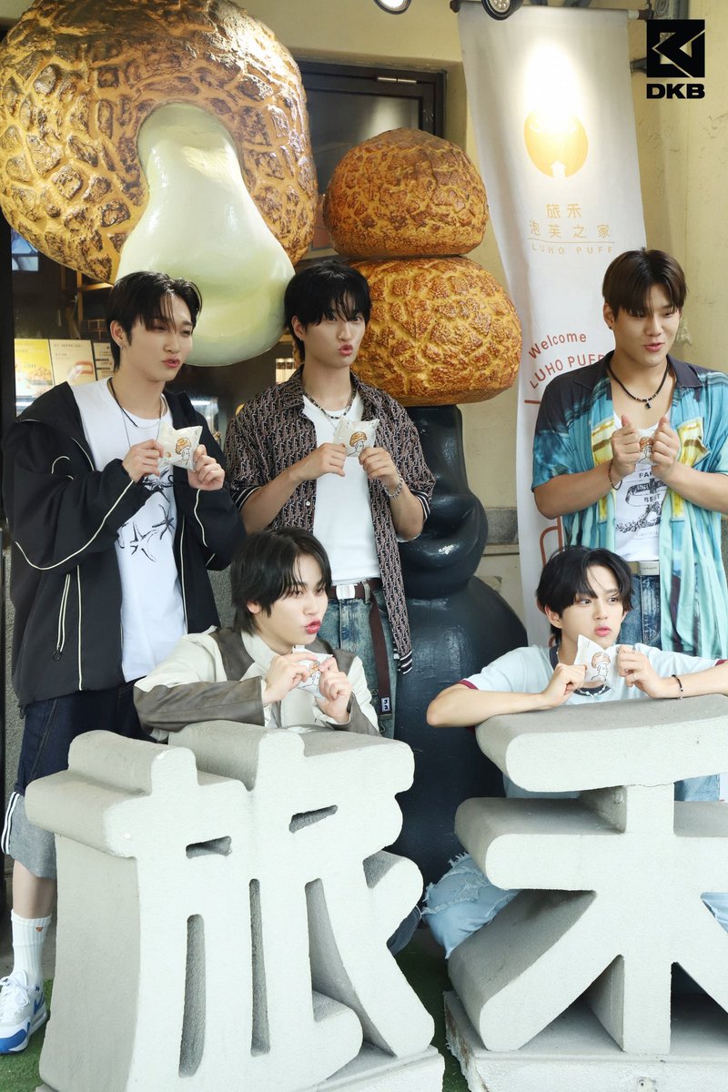 DKB_BRAVE's tweet photo. 첫눈에 반할 수밖에 없는 - DKB ‘CRUSH ON YOU’ POP-UP IN TAIPEI 촬영 비하인드
https://t.co/DCyOfC1rWc
#다크비 #DKB #CRUSH_ON_YOU #DKB_POPUP
#네이버블로그 #Naverblog https://t.co/xCp8OXiJUk