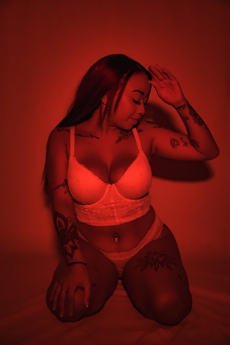 Mac_Sh00ts's tweet photo. 🙈😍 #ebony #squirt #DiamondDee #latina #denver #denvercolorado #denvergirl #ContentCreation #ebonythot #slut #sexy #goodgirl #CreamerNation #content https://t.co/zl8Z6EQSwO