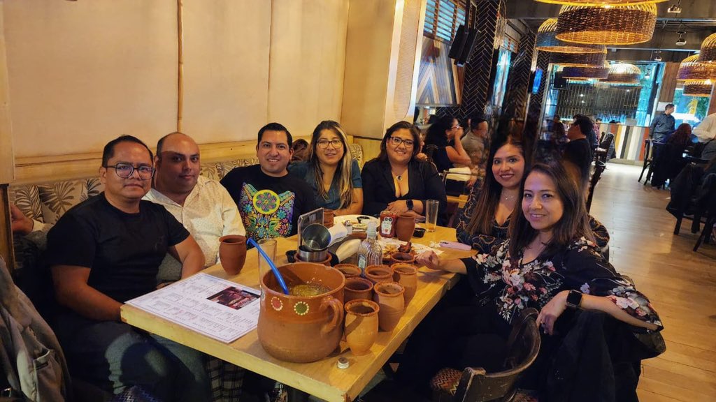 1lFers's tweet photo. Festejanding 🍹🍻🥳🎉 https://t.co/2xZqNBEaF3