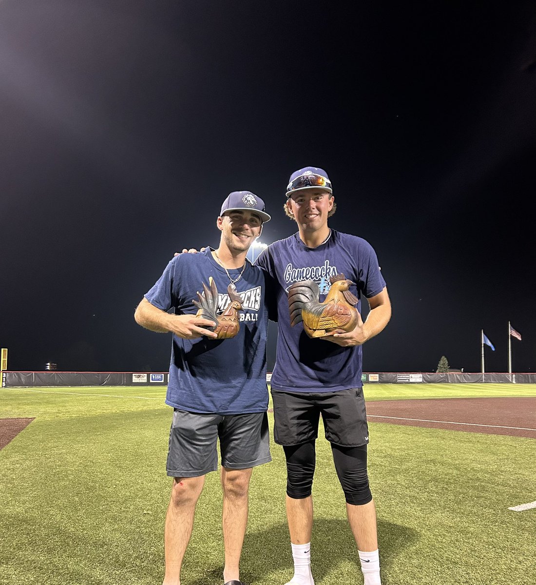 HHGamecocks's tweet image. Cocks WIN! We take down the Mudcats 4-3 and earn a spot in the semis tomorrow night!
@SvobodaBlake with another CG gem, 8 Ks!
@HaldemanBroc &amp;amp; J. Rechtenbaugh with 2 hits each and @cam_quigs with the go ahead single in the 8th!
See you tomorrow at 7:30pm Cock fans! #cocknation 🐓