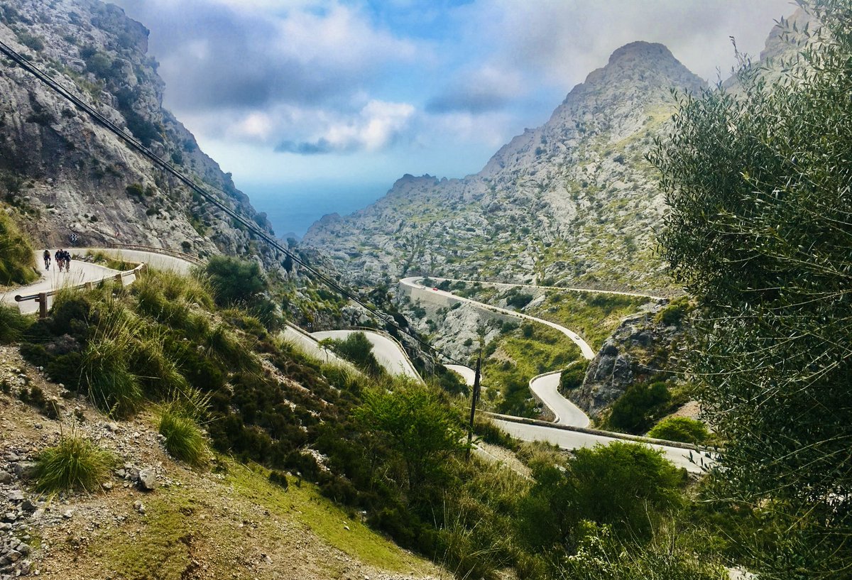Annabaesle's tweet photo. #SaCalobra #Mallorca

Manchmal braucht’s Umwege, um ans Ziel zu kommen.

Wunderbare Stimmung draußen,Ruhe, Kaffee.
Nachher Freibad, überraschenderweise 🤪,abends Grilleinladung mit Bären.

Guten Morgen! https://t.co/TSc7KGtjNa
