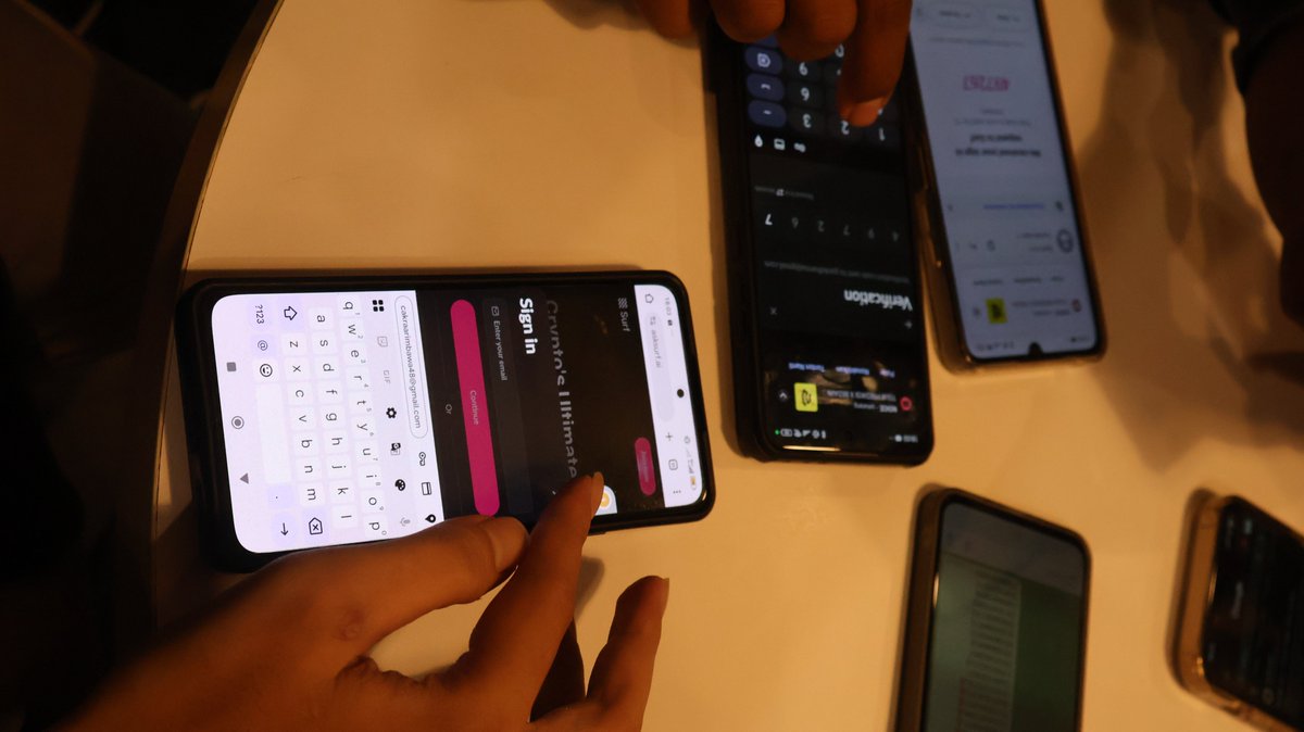 Cyberconnect_ID's tweet image. Terima kasih buat semua partisipan yang sudah hadir di meetup @Surf_Copilot 'Surf in Paradise' kemarin (15/8) di Bali🙌
Malam yang seru penuh diskusi, sharing insight, dan ketemu banyak wajah baru maupun lama. Senang banget bisa connect langsung bareng komunitas!✨