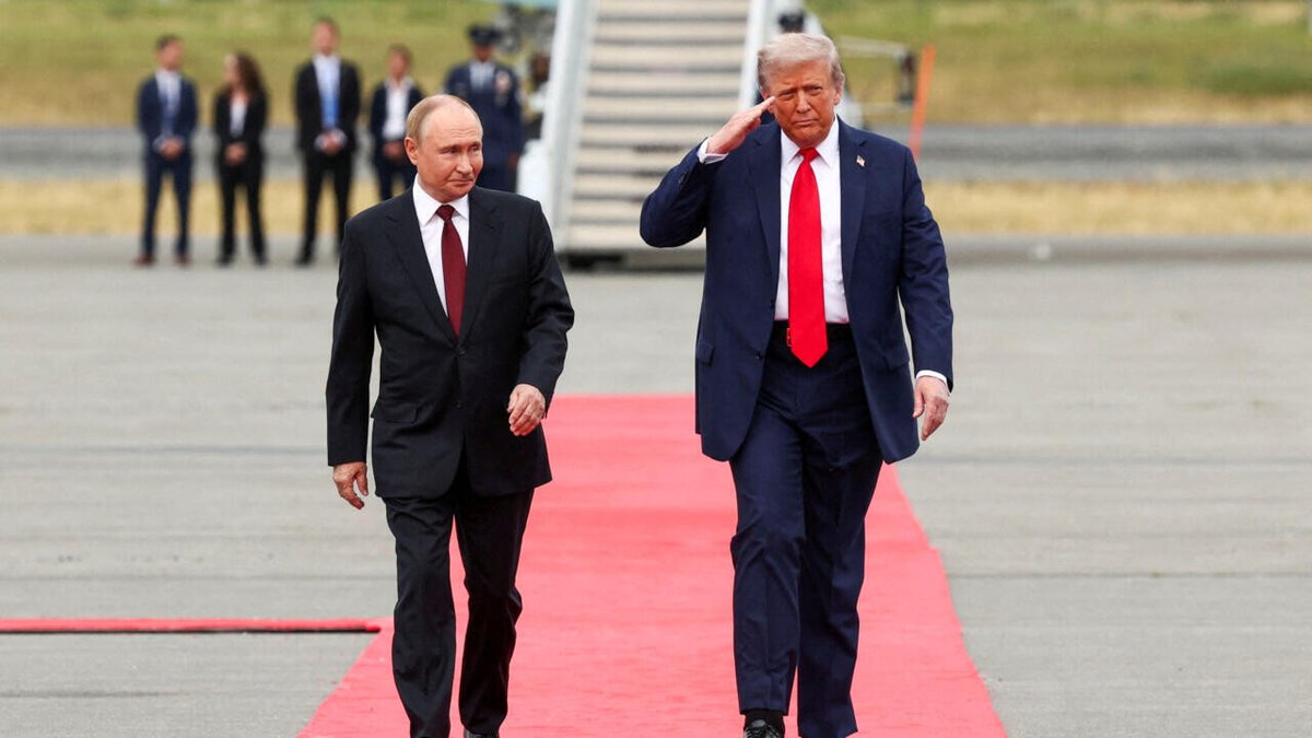 FRANCE24's tweet photo. Red carpet welcome but no Ukraine deal : key takeaways from the Trump-Putin summit
➡️ https://t.co/2Z5u4ULLy1 https://t.co/uKwwnIIYAz