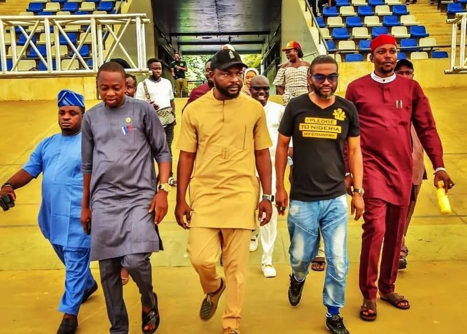 OfficialPigo's tweet photo. Great Leaders create more Leaders, not followers.
When you look at Segun Dada @DOlusegun and how happy people around him are, you understand that leadership is not about who makes the loudest noise.
Things people see as big deal, Segun Dada does effortlessly. He observes,
He listens, he takes correction, he empowers, his capacity is unbelievable. 
Go to the streets and ask APC youths what they think about this guy.

As you celebrate your birthday, i tell you that your Success is a Must, because the more successful you are, the more thousands of boys become MEN and girls become powerful WOMEN

#celebrating DO