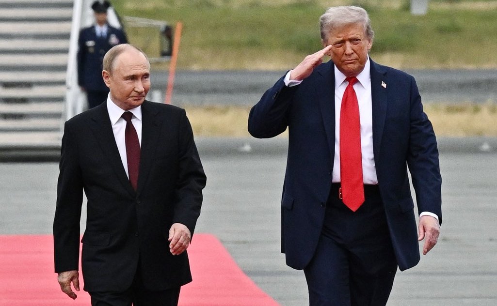 A distinct win for Putin 🇷🇺. He didn’t yield an inch. A distinct setback for Trump 🇺🇸. No ceasefire in sight. And no one knows where 🇺🇸 policy is heading in next weeks. What the world sees is a weak and wobbling America.