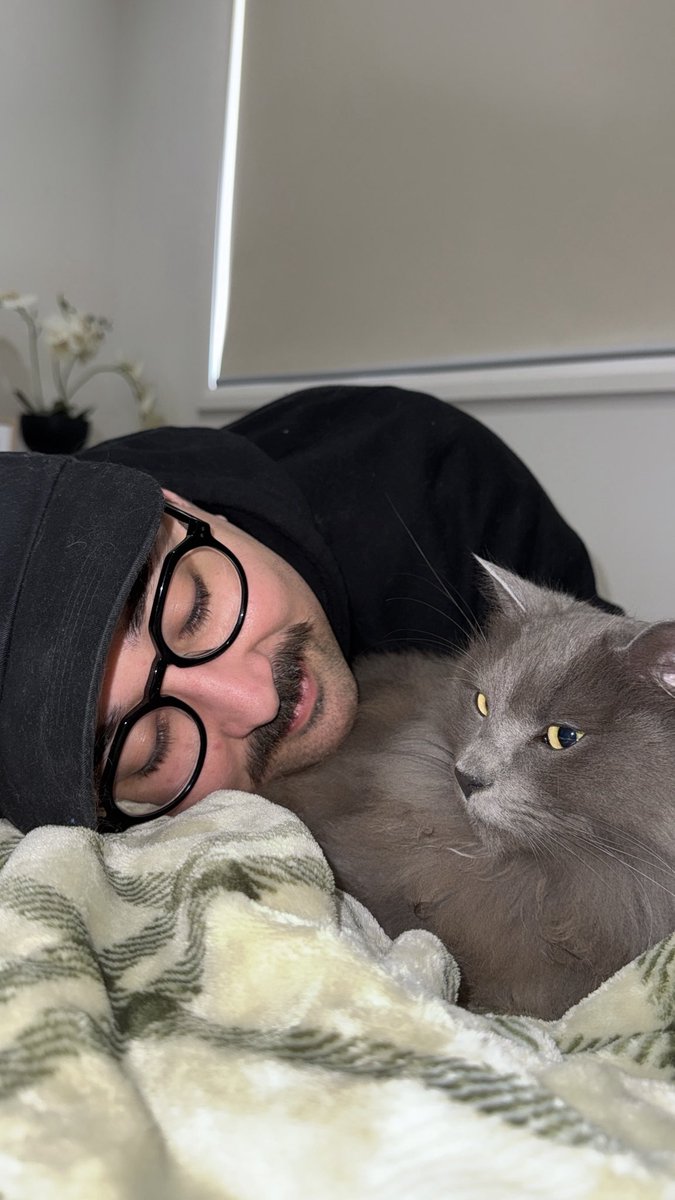 everybody loves Raymond (our new cat)

🥹❤️ <a href="/Jazzywhyteee/">𝕁𝕒𝕫𝕫𝕪 𝕎𝕙𝕪𝕥𝕖</a>