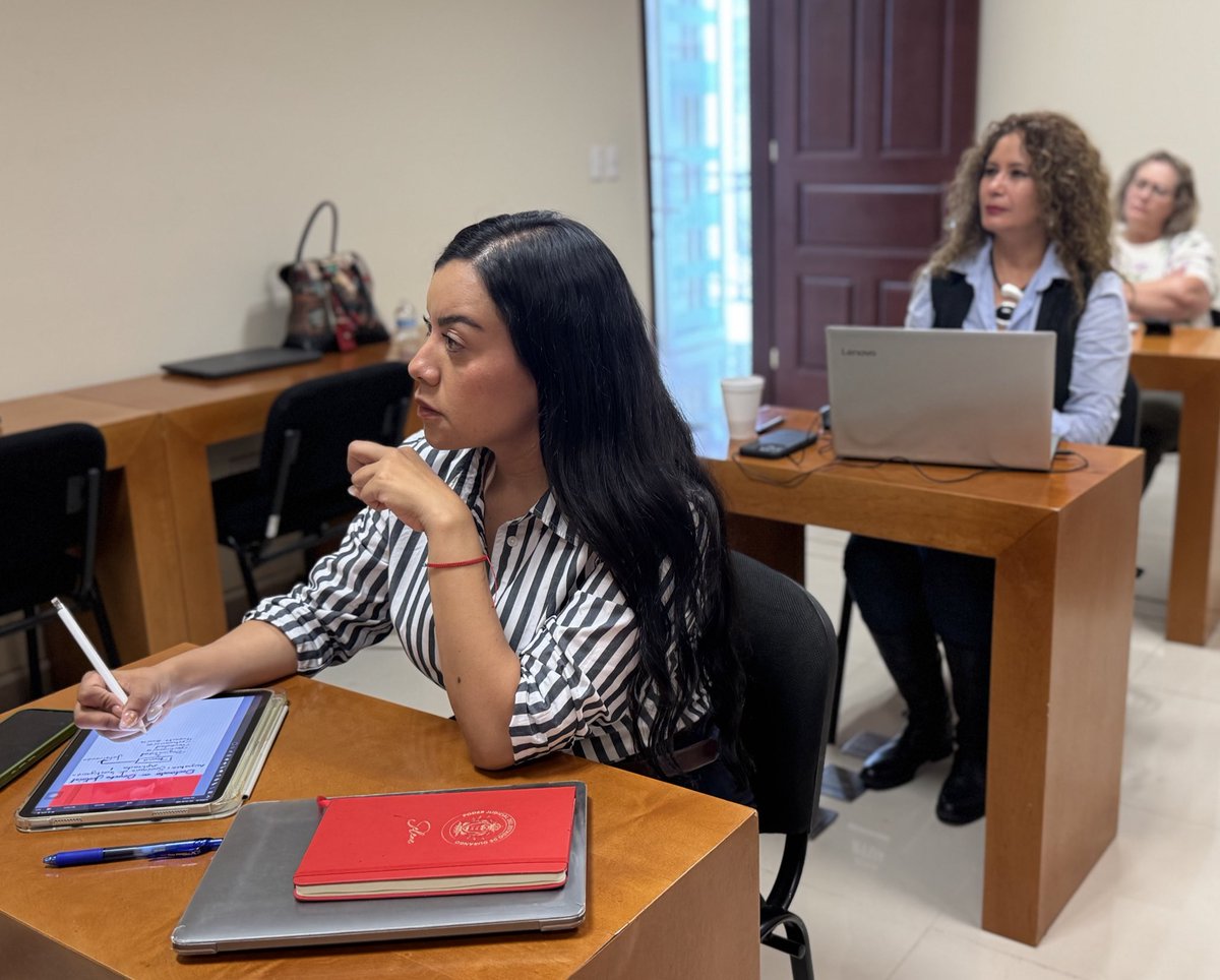 Esta tarde, en el inicio del doctorado en Derecho Judicial, en las aulas de la Universidad Judicial del <a href="/PJDGO/">PJDGO</a> .

Clase de inicio a cargo del doctor en Derecho, Edgar Alán Arroyo Cisneros.

#PJDGO, ¡Un Poder Judicial abierto!