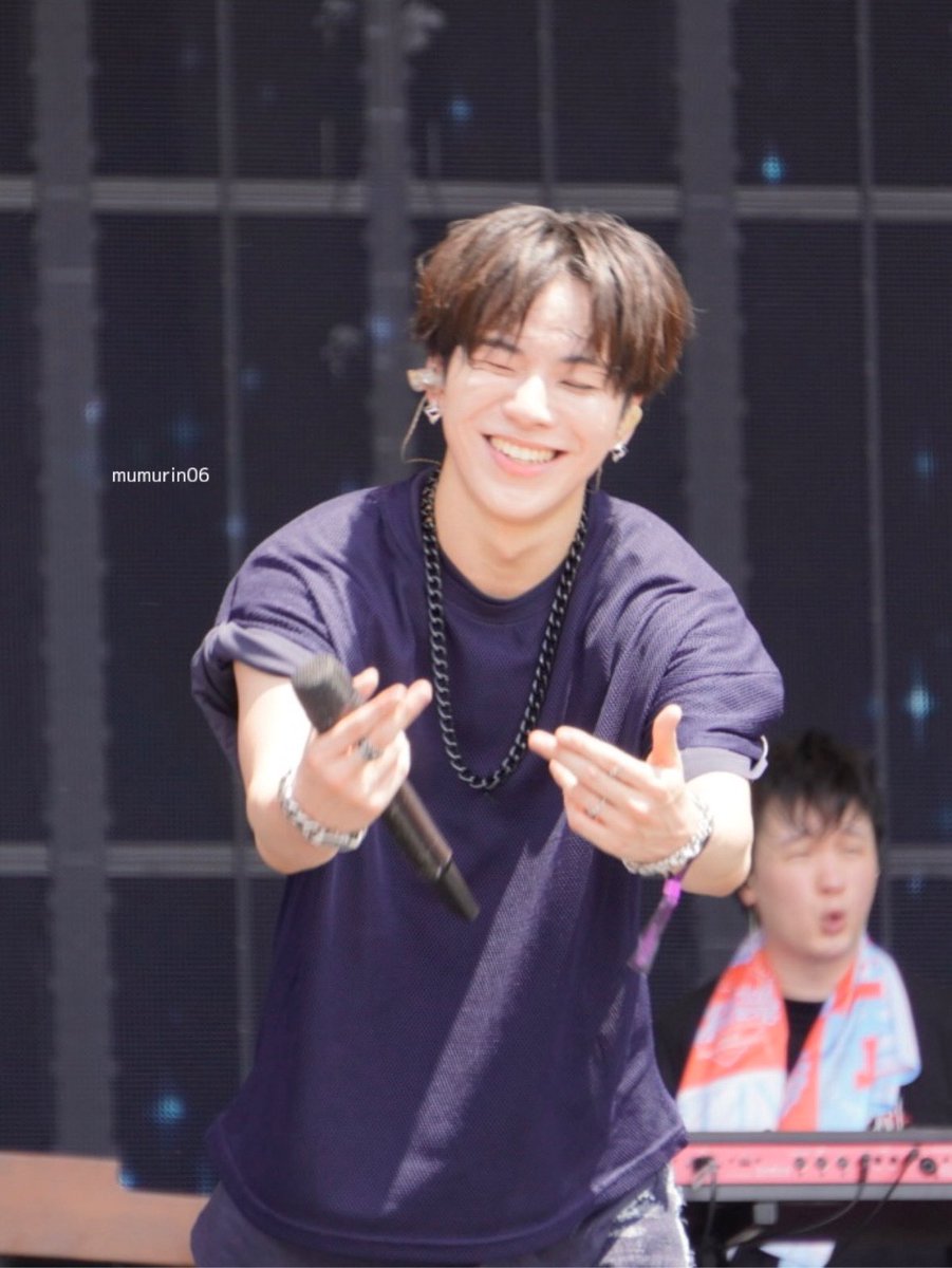 250816 SUMMER SONIC

땡볕 속에서도 스위트 보이🎀🍓🫧

#트레저 #TREASURE #윤재혁
#YOONJAEHYUK #ジェヒョク