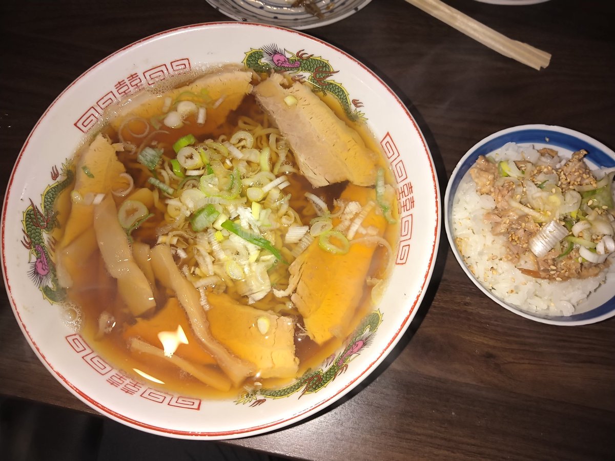 inachango's tweet photo. オモウマイ
中華そ���純
チャーハン職人が火傷負傷でお休みでした。
＃オモウマイ
#煮干しラーメン 
＃純
＃チャーハン120円 https://t.co/IEDQx84bgp