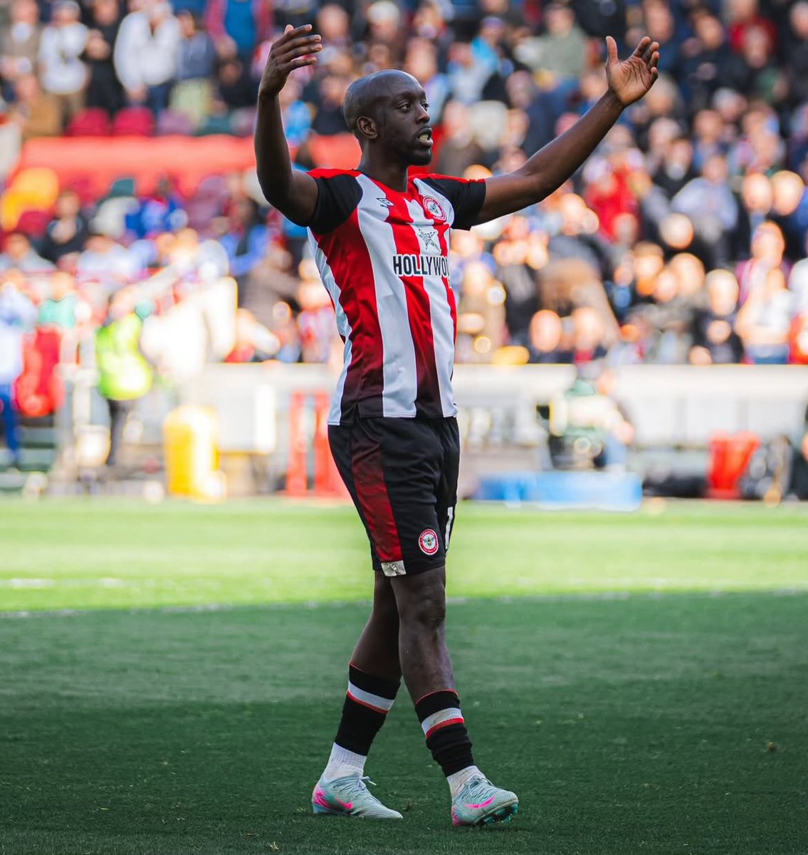 Transferscoop_'s tweet photo. New Castle plan to advance talks and get Yoane Wissa deal done. They plan on completing the deal after Ouattara deal is completed.

🖤 🤍 🔜 https://t.co/VaMXCaSWfc
