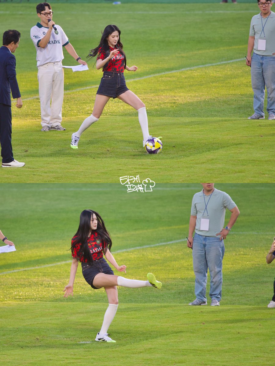 250816 김포fc 시축

강아지였다가🐶 축선이었다가💕⚽️

#에이핑크 #오하영
#Apink #Hayoung <a href="/Apinkohy/">오하영</a> pre