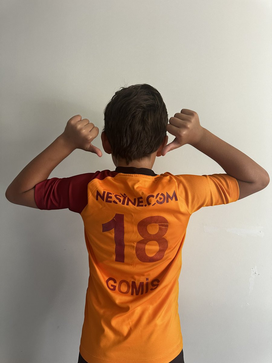 Before yestedays’s game against Karagümrük. <a href="/BafGomis/">Bafétimbi Gomis</a> your legend is still being continued. We celebrated Icardi’s goal with my son. Double happiness. God speed Gomis.