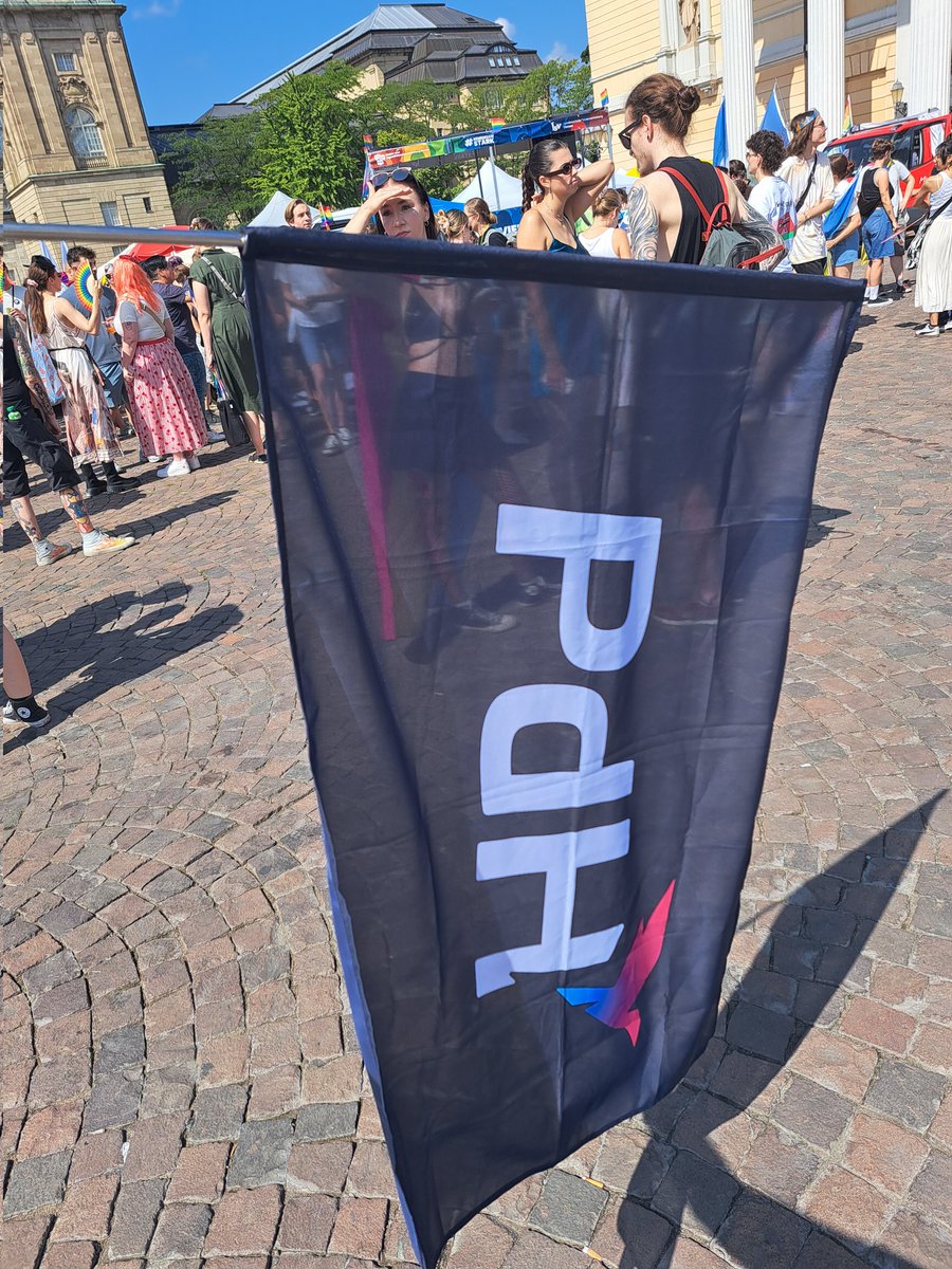 Felicitas Klings (@fklings_pdh) on Twitter photo Happy pride, Darmstadt! 🏳️🌈
Die <a href="/PdH_HE/">PdH HE | Partei der Humanisten Hessen</a> auf dem CSD in Darmstadt.
<a href="/rainbowrefugee/">Rainbow Refugee</a> #vielbunt Happy pride, Darmstadt! 🏳️🌈
Die <a href="/PdH_HE/">PdH HE | Partei der Humanisten Hessen</a> auf dem CSD in Darmstadt.
<a href="/rainbowrefugee/">Rainbow Refugee</a> #vielbunt