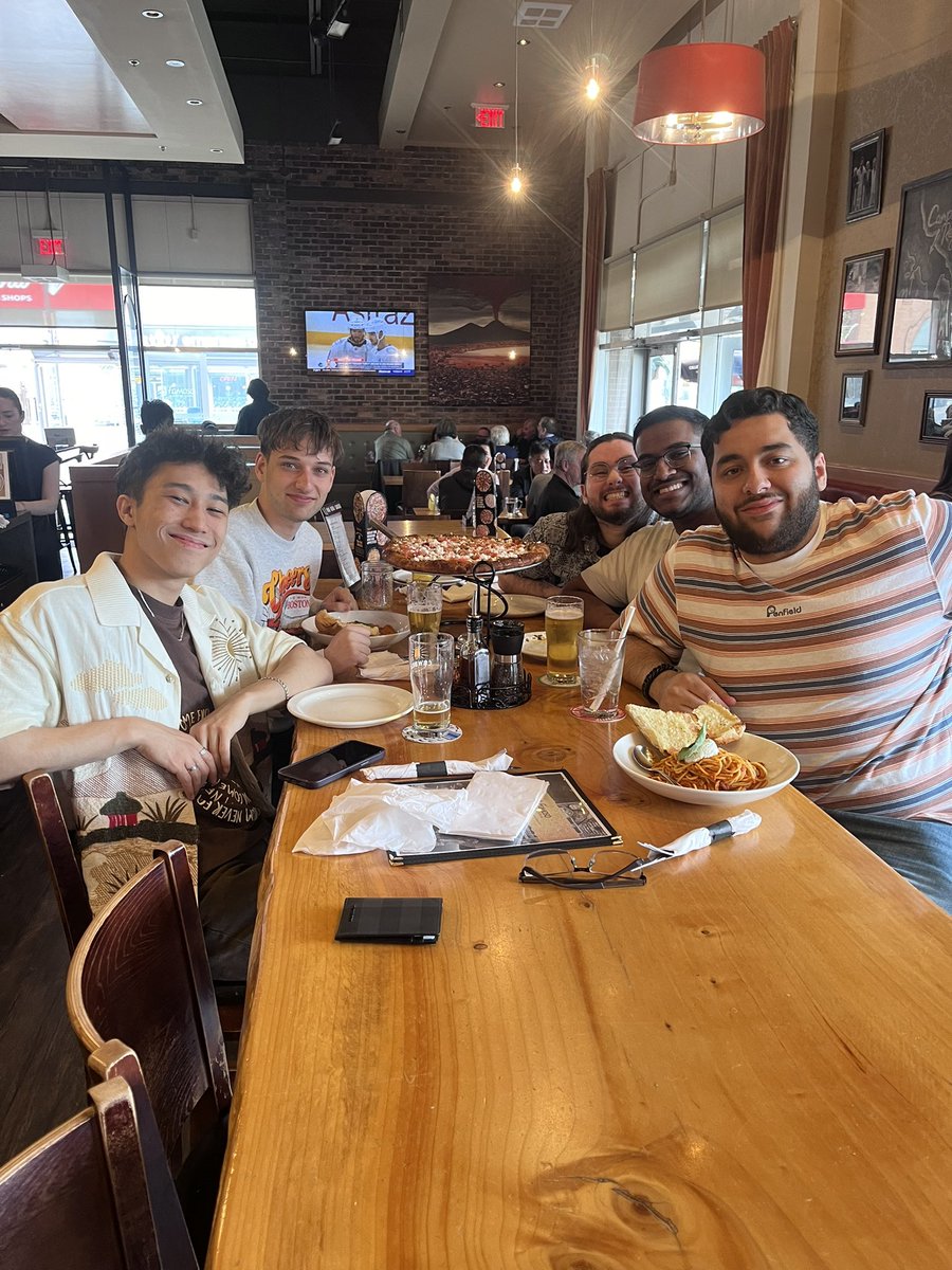 Altima_RL's tweet image. 1 year difference between the 2 photos. I decided in 2025 to take some action for myself.