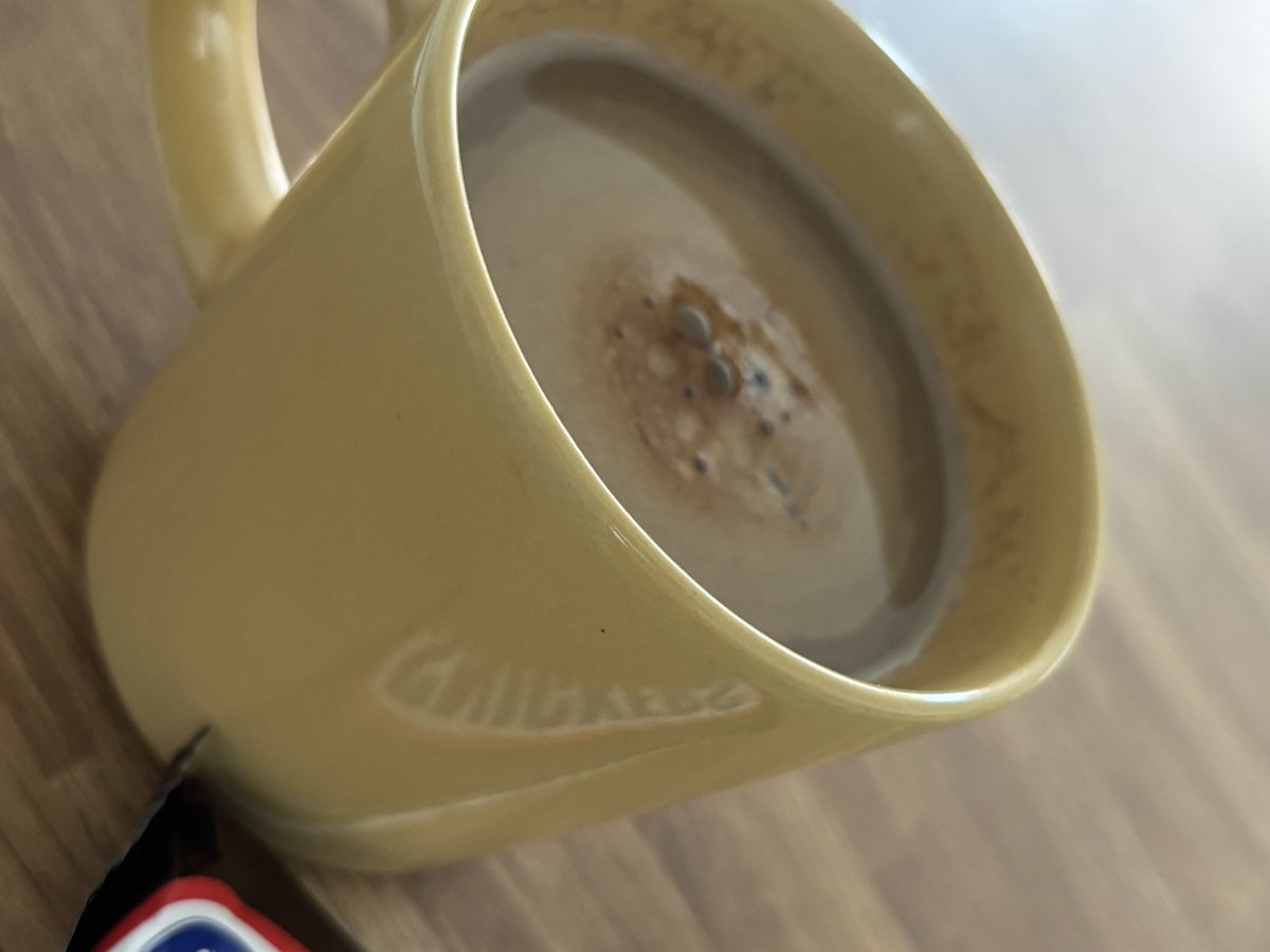 Claire Robinson 🌈 tweet media