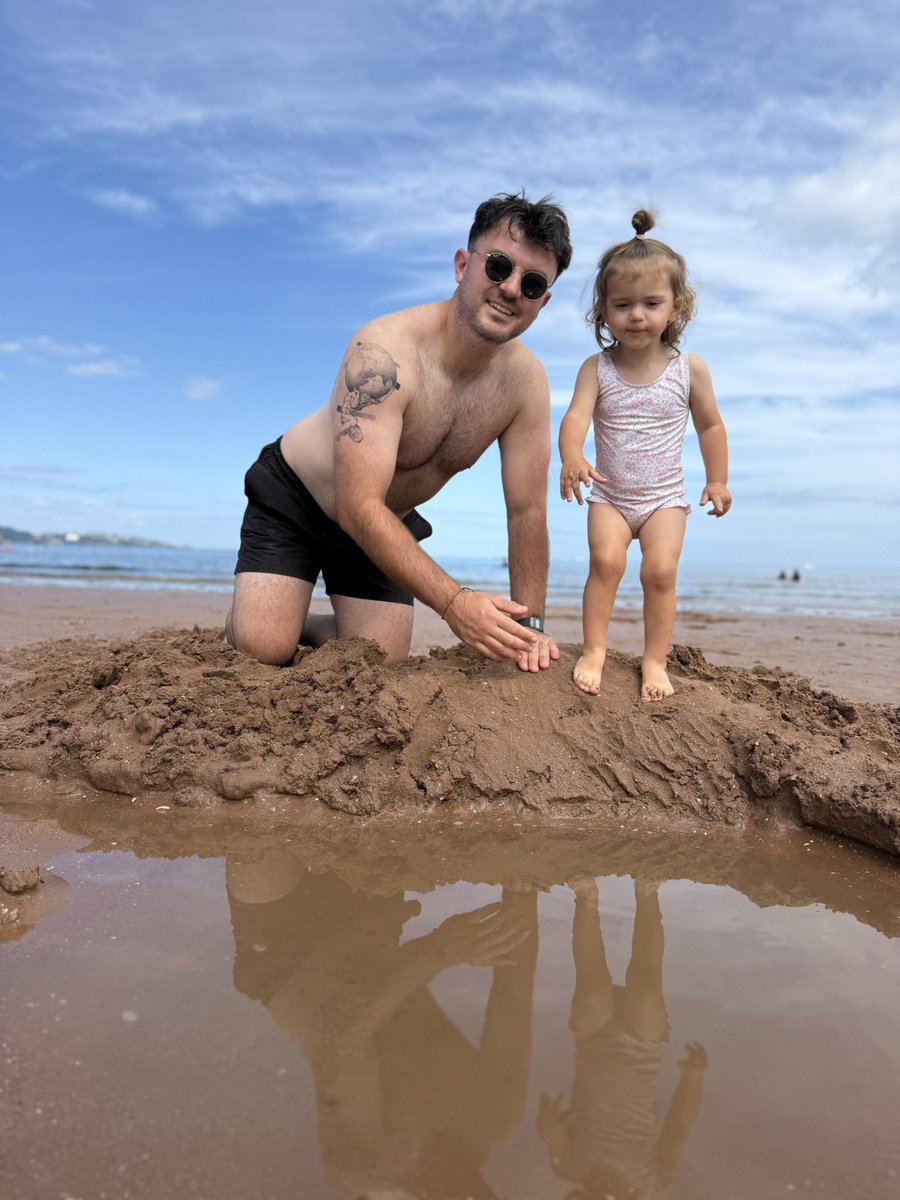 Mrs_Foyle's tweet image. summer holidays ☀️🩷