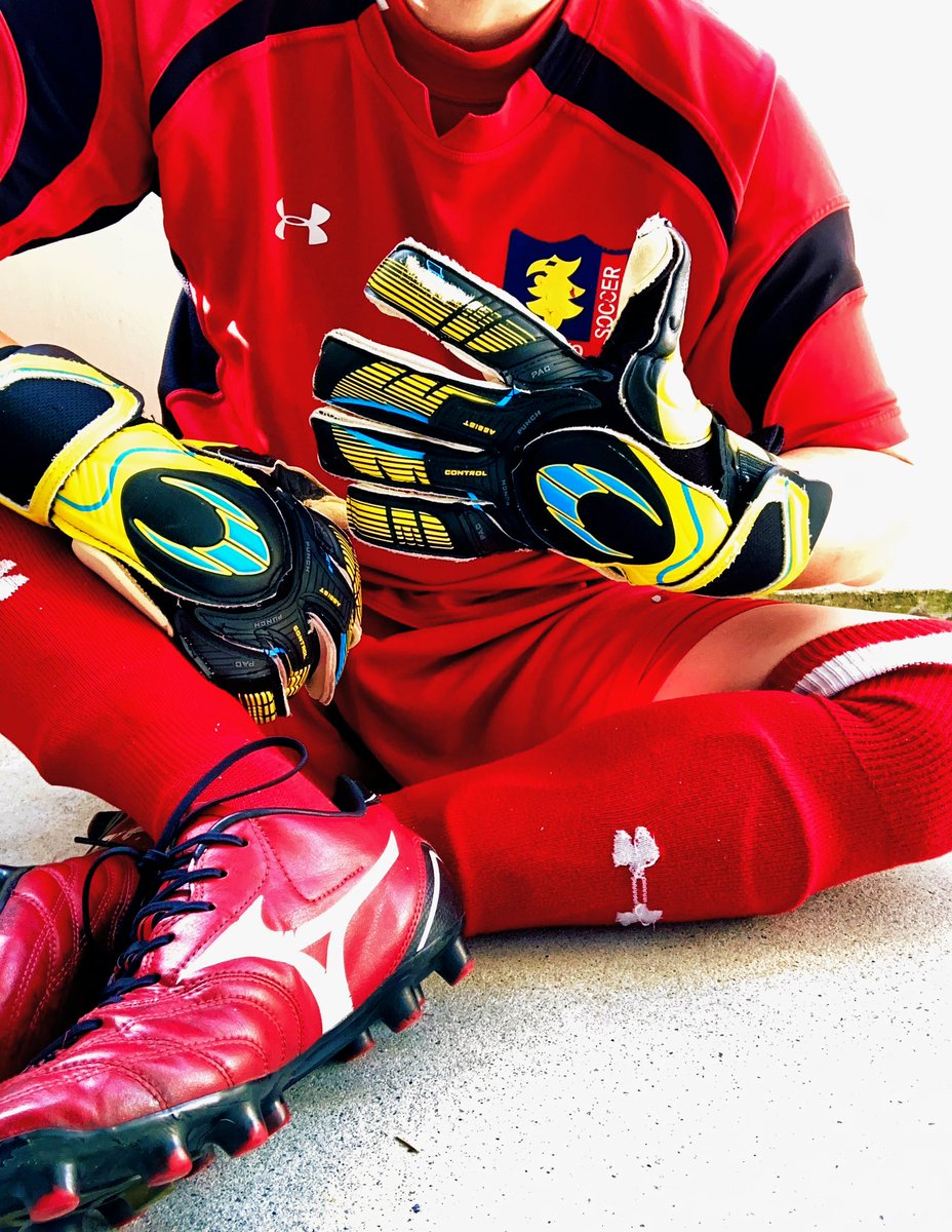 グローブ整理してたら
嵌めたくなってしまい…
gkユニとスパイクまでガッツリ着込んで
汗だくになってキモチいいことしてしまった…
やっぱりgk大好きだ🧤