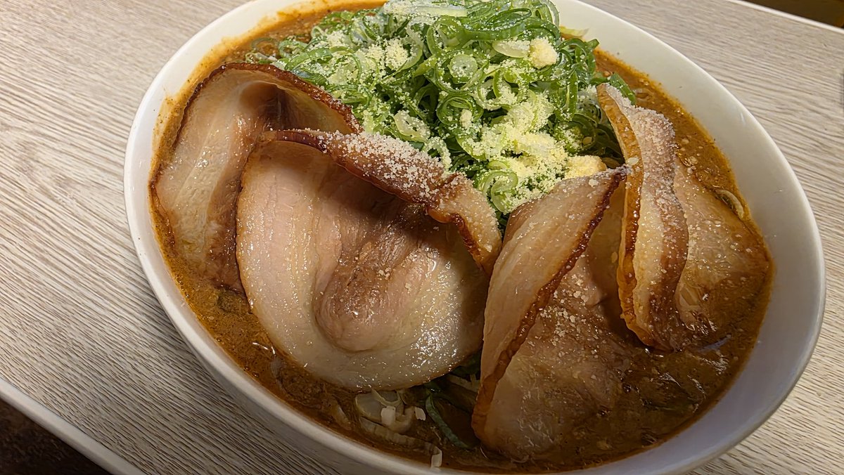 gajenosuke1's tweet photo. かれー残り　とうにゅう　ごま　みそ
ラーメン https://t.co/VKy3zphc2p