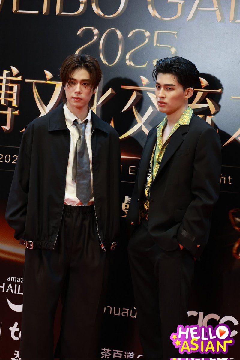 หล่อ ออร่า กระแทกตา !!✨️😍 ปอนด์ - ภูวินทร์ เดินมารับเสียงกรี๊ด สุดพลัง บนพรมแดง Weibo Gala 
PONDPHUWIN WEIBO CULTURAL

#WeiboGala2025xPondPhuwin 
#ppnaravit #PondPhuwin