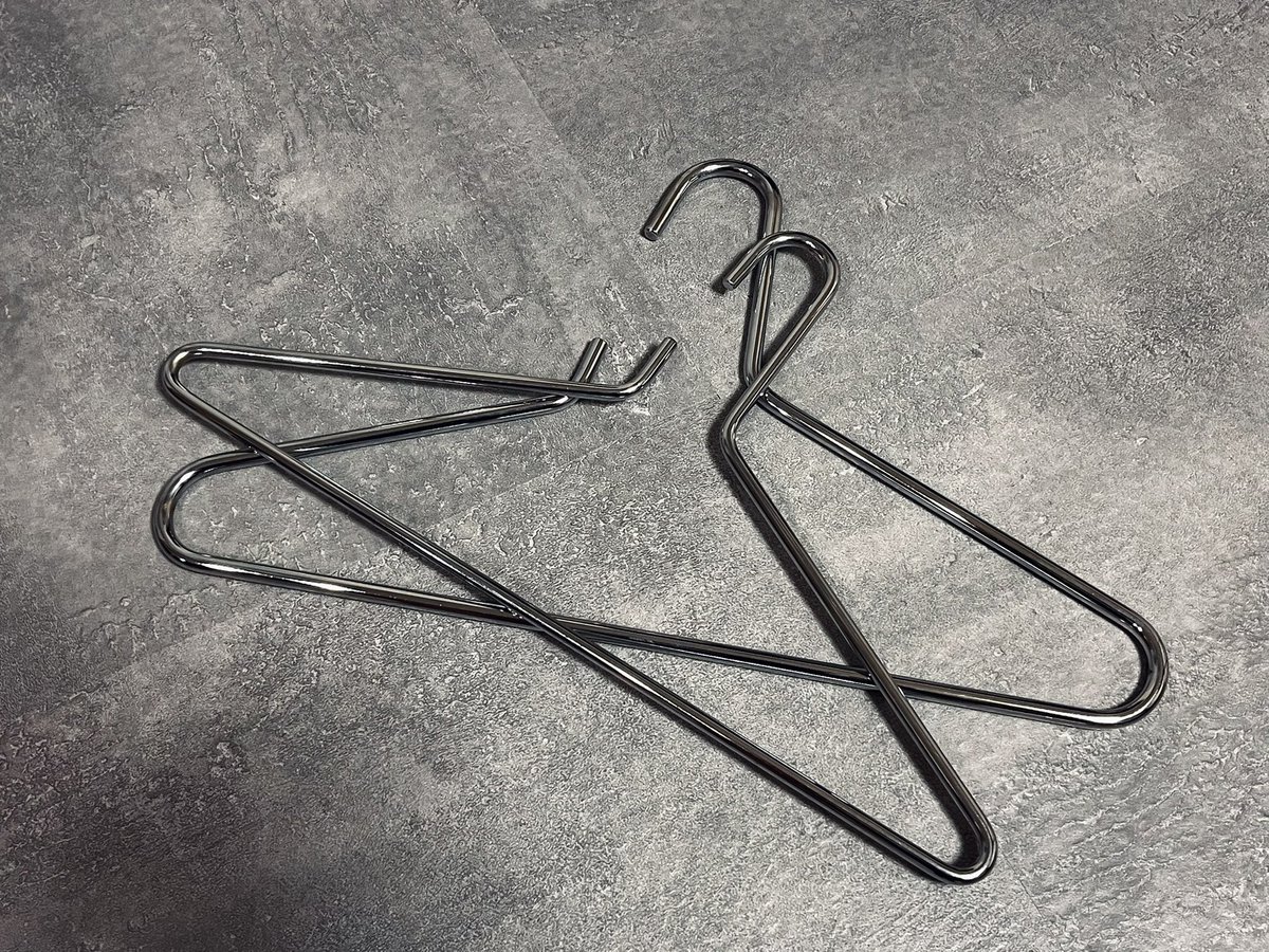 Carl Aubock / Hanger 世界で最も美しいハンガーだと思う。下は2世の