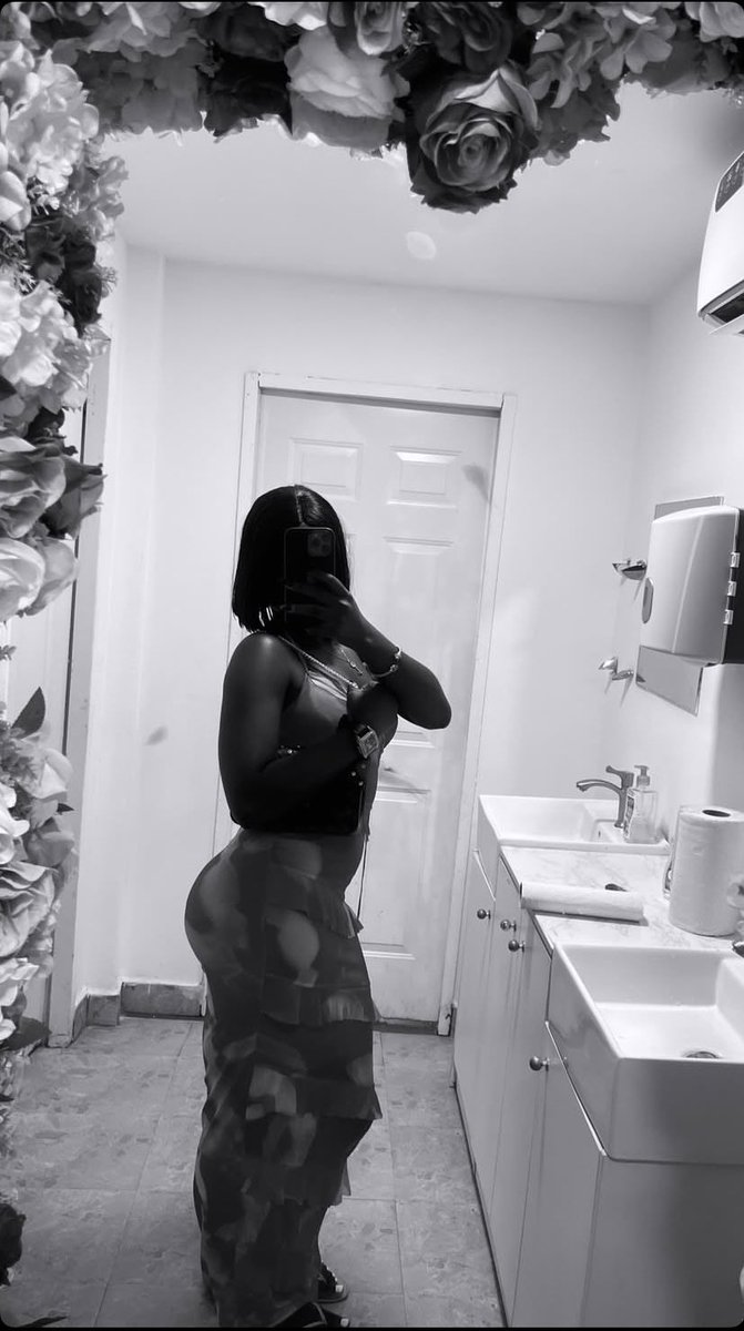 Chasin’ the money and na you dey back of my mind, omo i dey with youuu 🎵 🦅