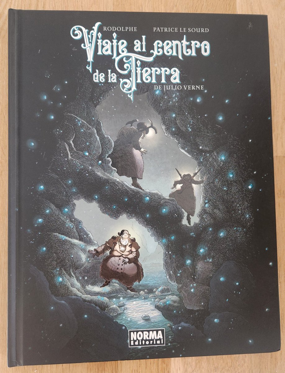 Aspirina (@aspirinawoolf) on Twitter photo Rodolphe y Patrice Le Sourd optan por animales antropomorfos para protagonizar su traslación de Viaje al centro de la tierra (traducción Carmen Arnaldos) sin perder la esencia del clásico de aventura y ciencia ficción creado por J. Verne <a href="/NormaEditorial/">Norma Editorial</a> Rodolphe y Patrice Le Sourd optan por animales antropomorfos para protagonizar su traslación de Viaje al centro de la tierra (traducción Carmen Arnaldos) sin perder la esencia del clásico de aventura y ciencia ficción creado por J. Verne <a href="/NormaEditorial/">Norma Editorial</a>