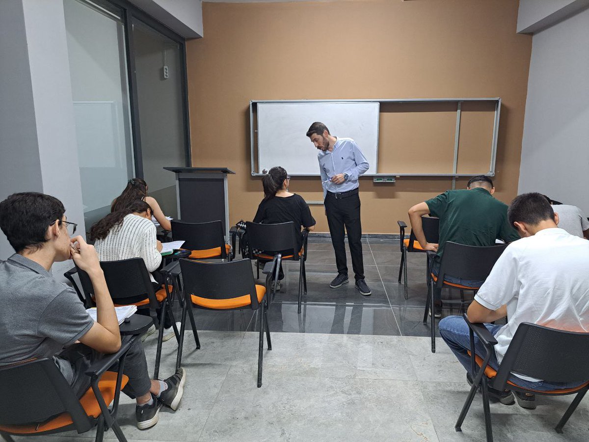 MBB Gençlik Merkezi (@mbbgenclik) on Twitter photo YKS Yaz Okulu Kapsamında Türkçe dersimizi gerçekleştirdik. ☺️👩🎓👨🎓📚
<a href="/MbbGenclik/">MBB Gençlik Merkezi</a> YKS Yaz Okulu Kapsamında Türkçe dersimizi gerçekleştirdik. ☺️👩🎓👨🎓📚
<a href="/MbbGenclik/">MBB Gençlik Merkezi</a>