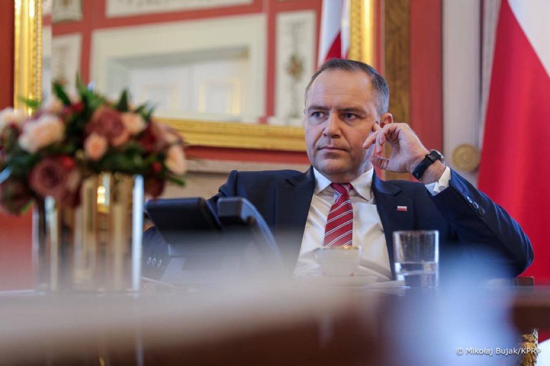 🇵🇱 Prezydent Nawrocki wziął udział w porannej telekonferencji zorganizowanej przez Prezydenta Stanów Zjednoczonych Donalda Trumpa po wczorajszym spotkaniu na Alasce. 

W rozmowie wzięli udział europejscy przywódcy, w tym Prezydent Ukrainy Zełenski.