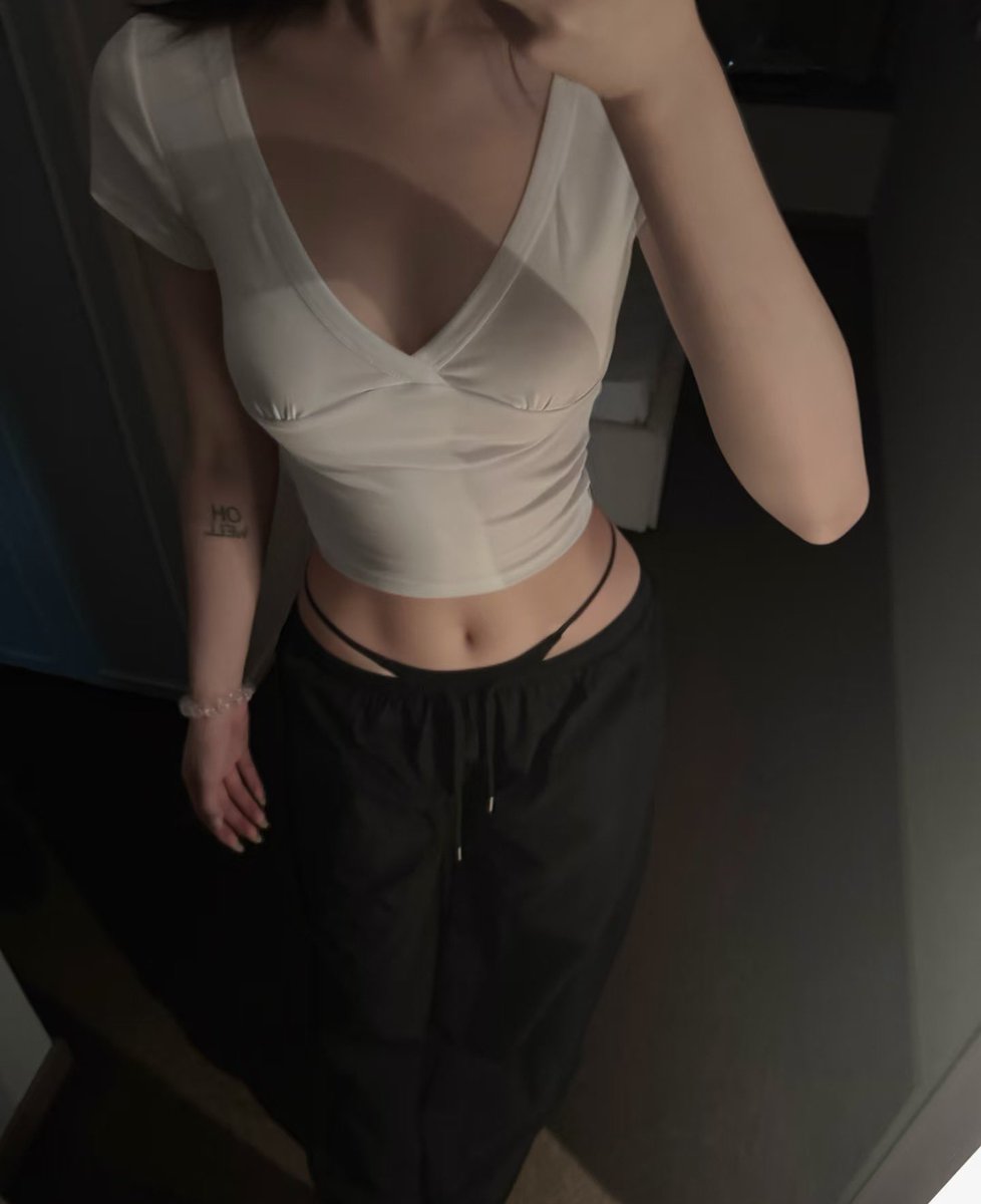 Lensflow's tweet image. ヤりたいひといたら連絡して？