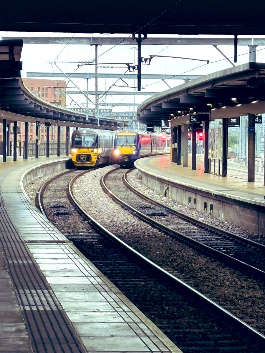 Hello folks 👋🏻 

Today sees me back on the iron road between LDS, BDQ, ILK &amp; SKI. 

Have a good one folks! 

<a href="/northernassist/">NORTHERN 🚆</a>