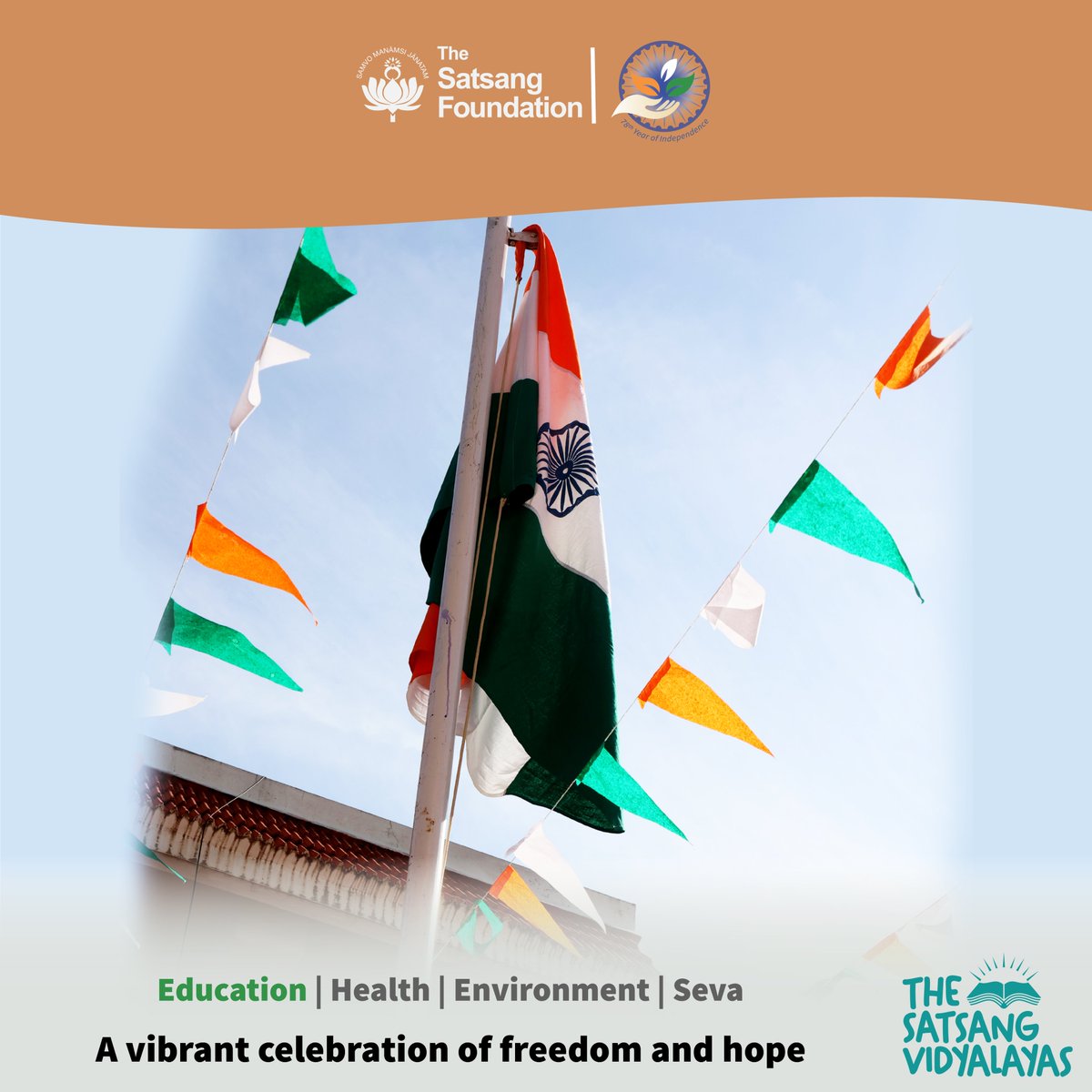 SatsangTweets's tweet image. 1/3

#TheSatsangVidyalaya celebrated #IndependenceDay2025 with a vibrant ceremony. Following a lamp lighting &amp;amp; #FlagHoisting, students from classes VII, IX &amp;amp; X shared their thoughts in Telugu, Hindi &amp;amp; English, highlighting the school's commitment to #Multilingualism.