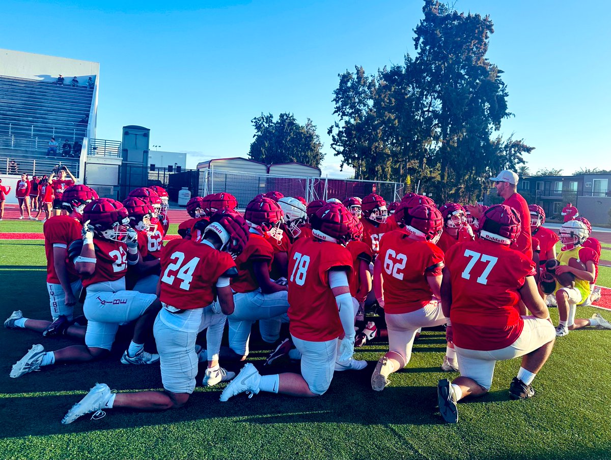 NKaravedas's tweet photo. Very competitive scrimmage vs our guy @coachHughesV and his Canyon HS team
A lot of good things and of course things to clean up. It's FINALLY officially "Go time" v Anaheim HS next Thursday
#LearnAndGetBetter #RollTribe #Play11 β€οΈπ https://t.co/MxpPsUcR9d
