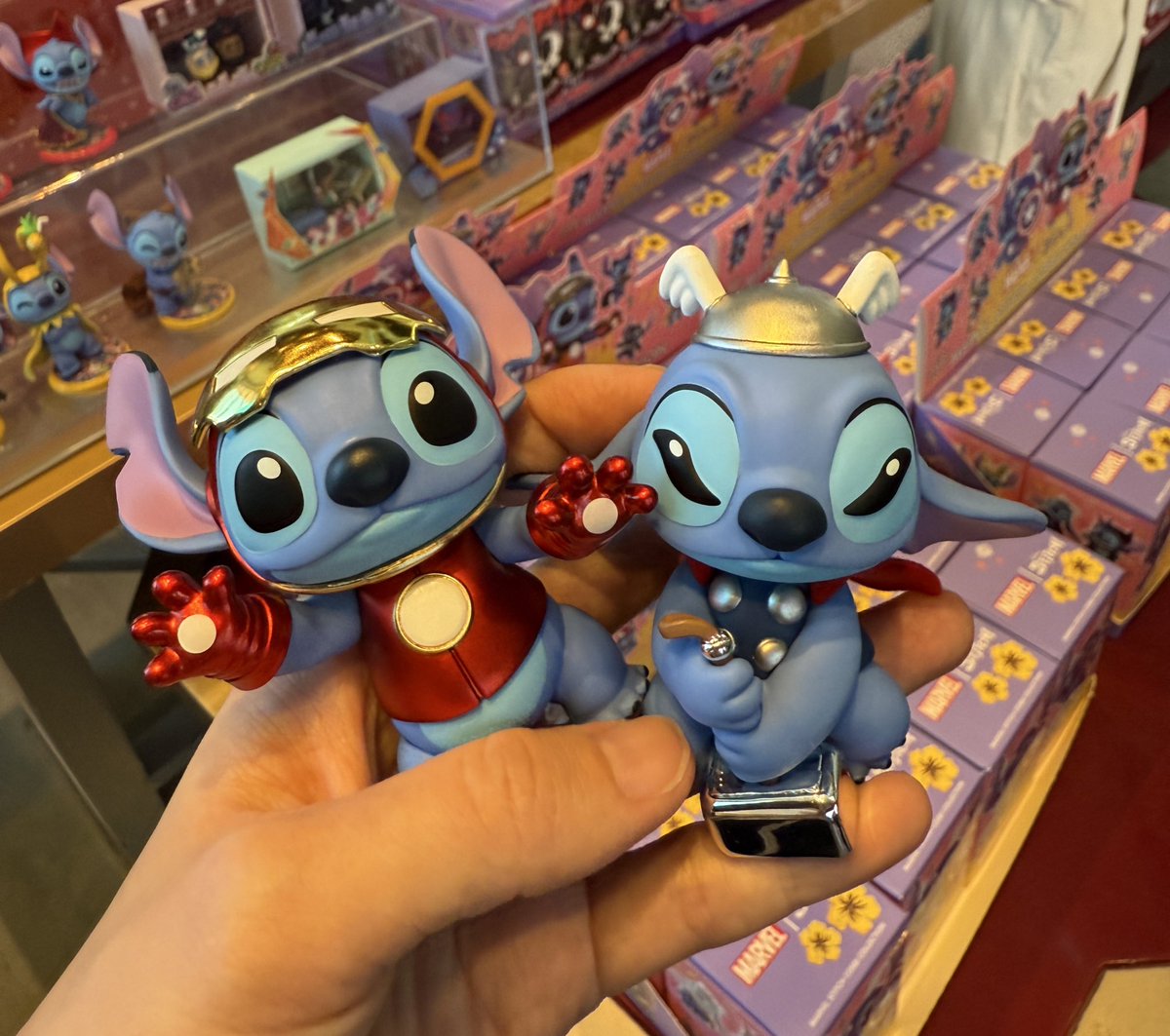 アイアンマンとソーきたああああ🥹❤️💛 #マーベル #香港ディズニー