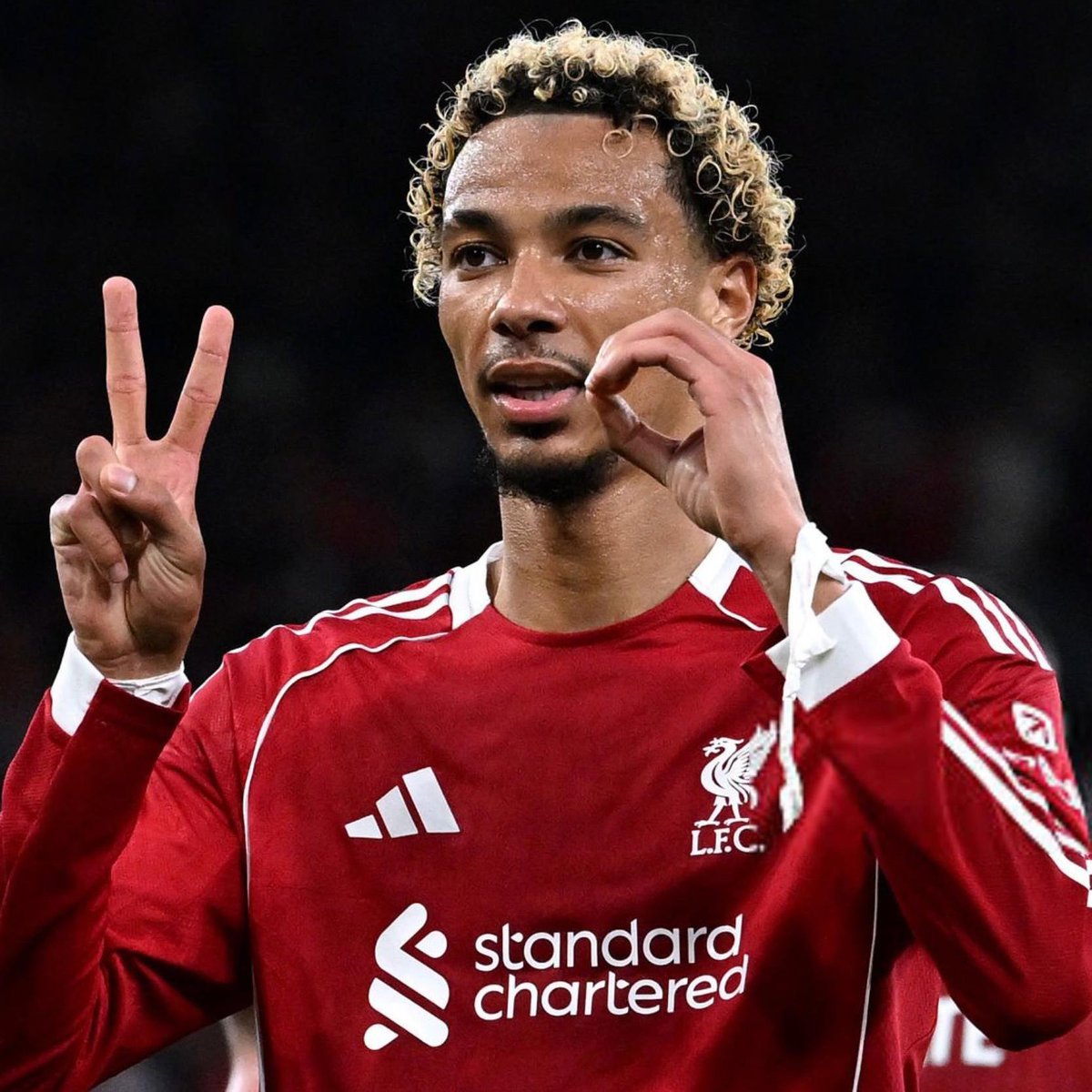 TheAnfieldBuzz's tweet image. Hugo Ekitike:

“The intensity is different. They don’t lie about the Premier League. I had cramp by 60 minutes.” 😂