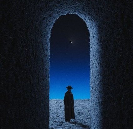 لن تنضجَ حتّى تَرى الأشياء على حقيقتها؛
لا كما تتمنّى أن تكون !