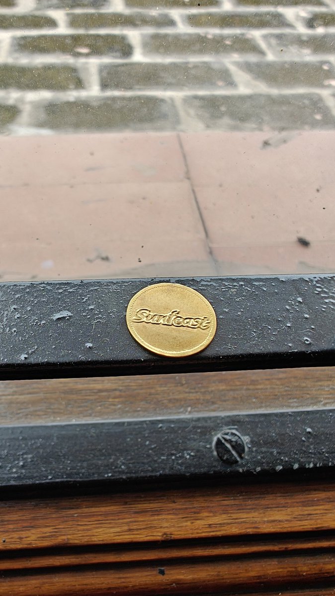 lifeteaser's tweet photo. Don't remember the year but got this gold coin in an @ITCCorpCom #Sunfeast biscuit pack. Found it in a corner yesterday and thought about getting it appraised. It's a 22k coin weighing 1g. #FeelingLucky https://t.co/Nfdn7lq76u
