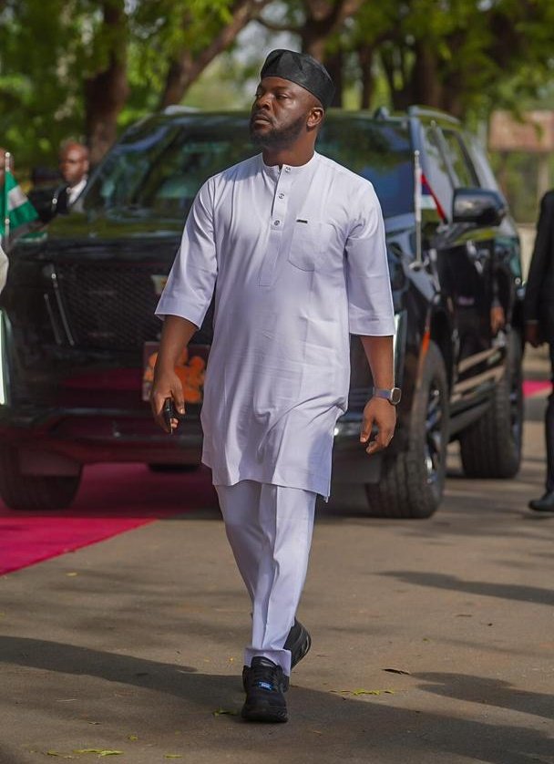 I have seen men grow, and then there is Segun Dada <a href="/DOlusegun/">Daddy D.O🇳🇬</a>

From the days when we had only one meal daily in Success Villa in under G to today when you literally lead tens of thousands from the Villa. 

Your heart and spirit have remained the same - unbroken. 

You are the